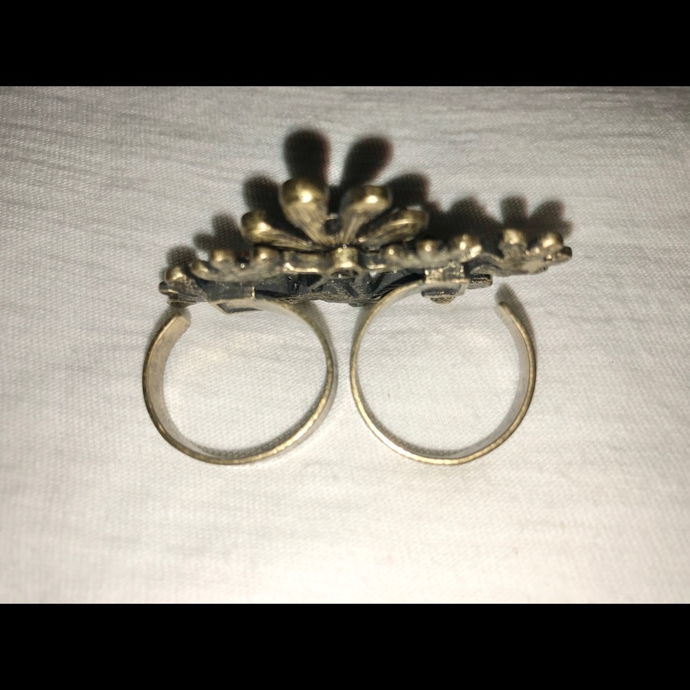 Ring - Picture 4 of 5